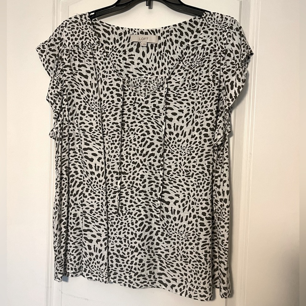 LOFT Leopard Top XL Tie Neck Ruffle Cap Sleeves